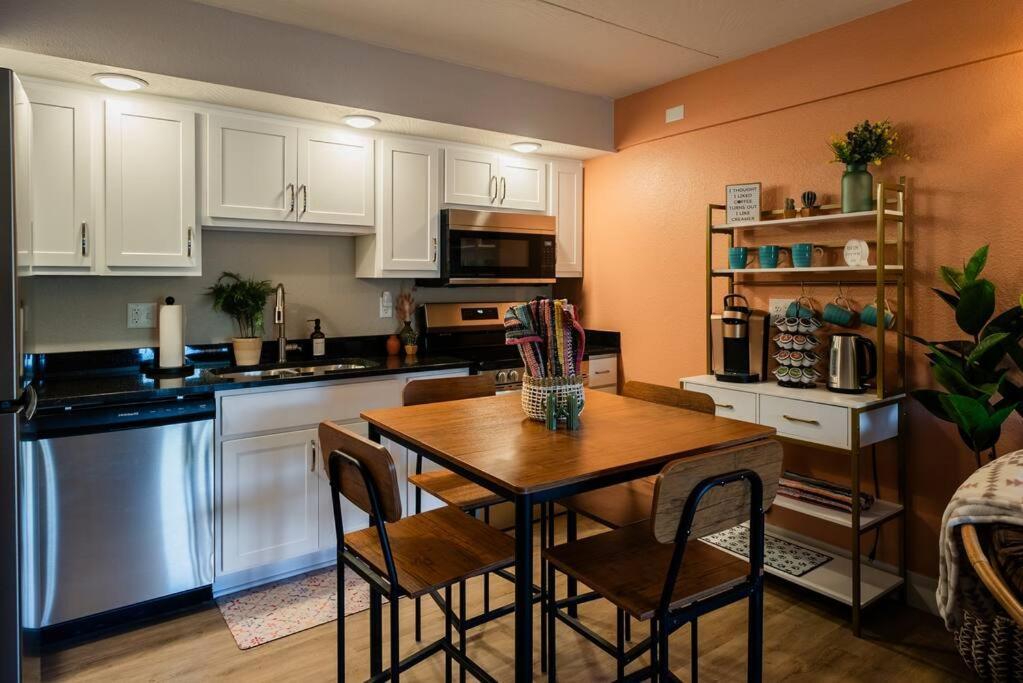 Pet Friendly Boho Condo With Pool--Fitness Center--Next To The Branson Landing--Close To Convention Center And Kanakuk Экстерьер фото