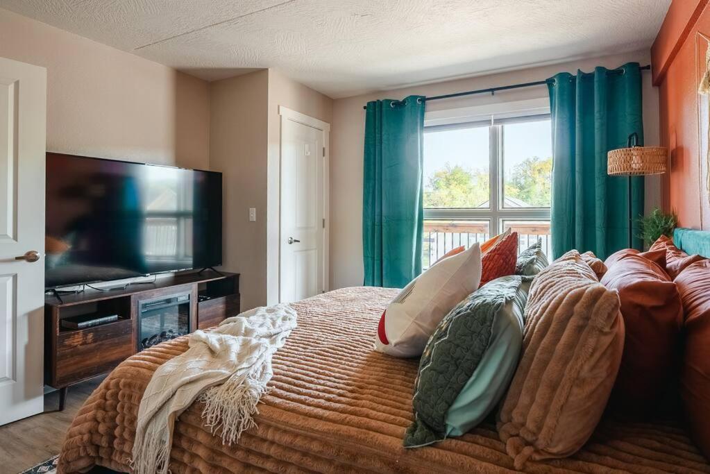 Pet Friendly Boho Condo With Pool--Fitness Center--Next To The Branson Landing--Close To Convention Center And Kanakuk Экстерьер фото