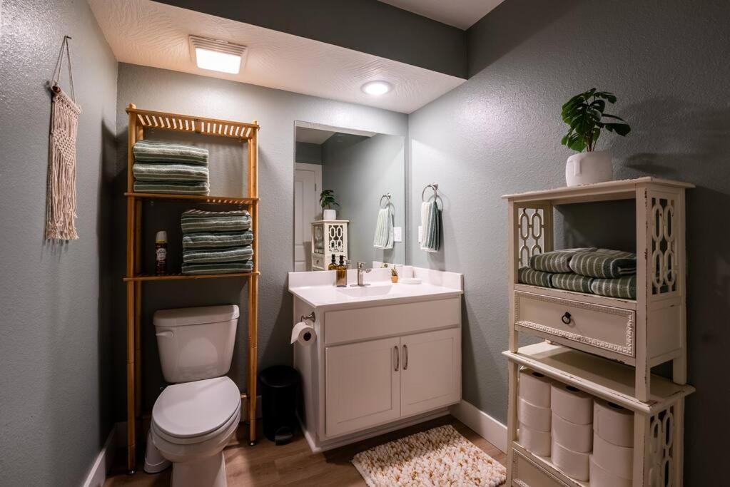 Pet Friendly Boho Condo With Pool--Fitness Center--Next To The Branson Landing--Close To Convention Center And Kanakuk Экстерьер фото