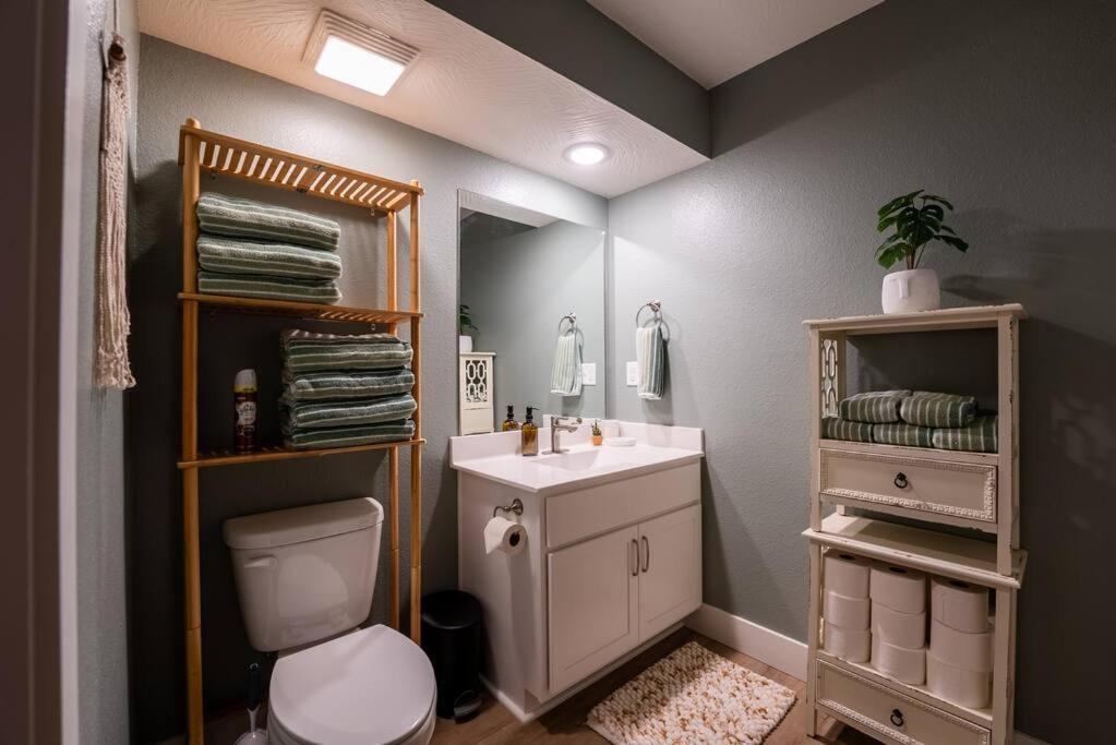 Pet Friendly Boho Condo With Pool--Fitness Center--Next To The Branson Landing--Close To Convention Center And Kanakuk Экстерьер фото