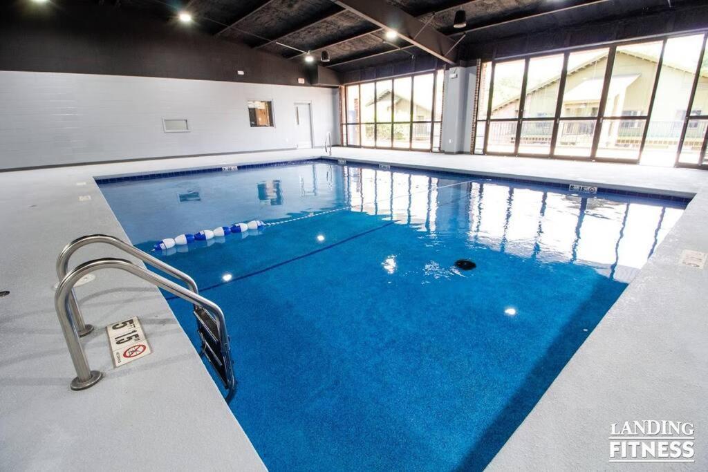 Pet Friendly Boho Condo With Pool--Fitness Center--Next To The Branson Landing--Close To Convention Center And Kanakuk Экстерьер фото
