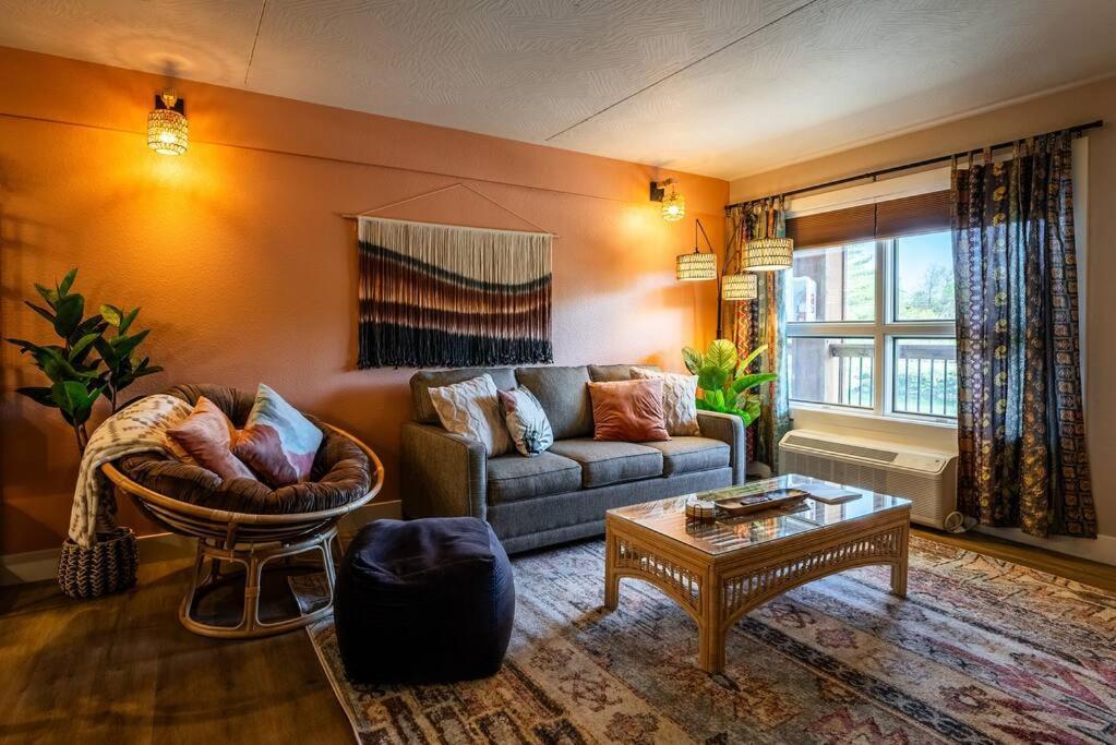 Pet Friendly Boho Condo With Pool--Fitness Center--Next To The Branson Landing--Close To Convention Center And Kanakuk Экстерьер фото