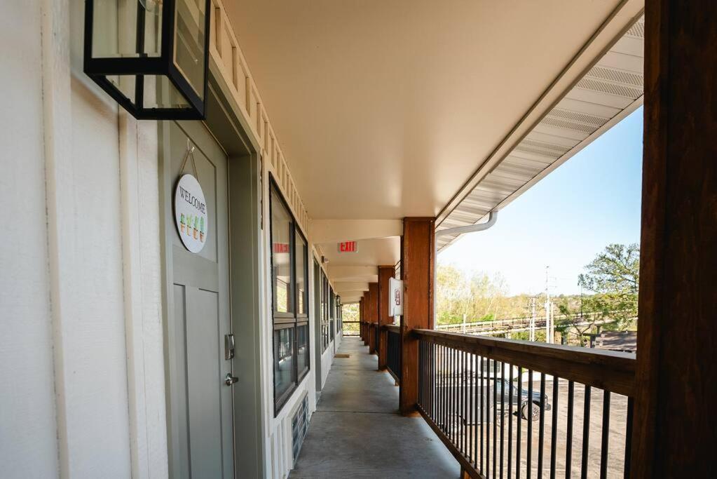 Pet Friendly Boho Condo With Pool--Fitness Center--Next To The Branson Landing--Close To Convention Center And Kanakuk Экстерьер фото