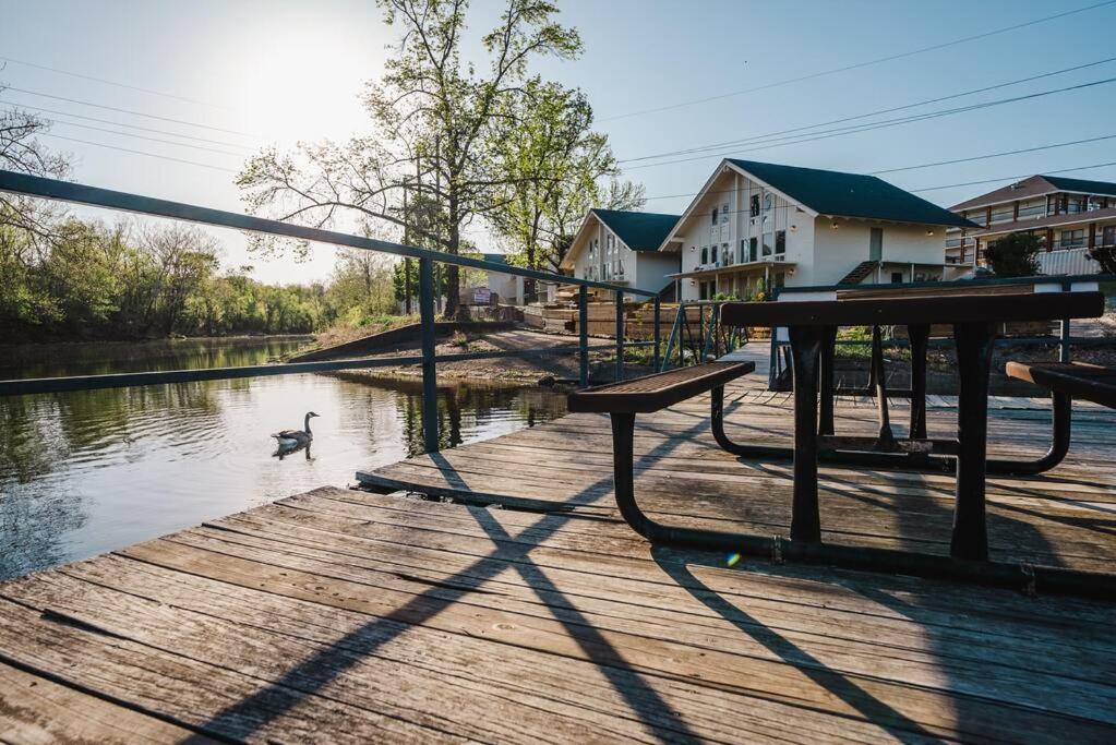 Pet Friendly Boho Condo With Pool--Fitness Center--Next To The Branson Landing--Close To Convention Center And Kanakuk Экстерьер фото