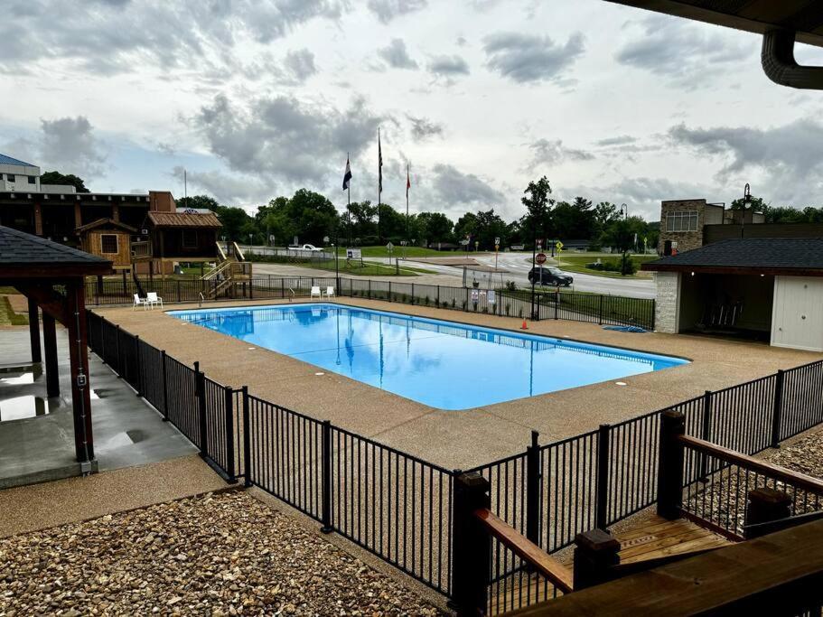 Pet Friendly Boho Condo With Pool--Fitness Center--Next To The Branson Landing--Close To Convention Center And Kanakuk Экстерьер фото