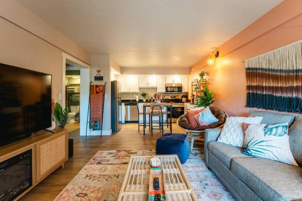 Pet Friendly Boho Condo With Pool--Fitness Center--Next To The Branson Landing--Close To Convention Center And Kanakuk Экстерьер фото